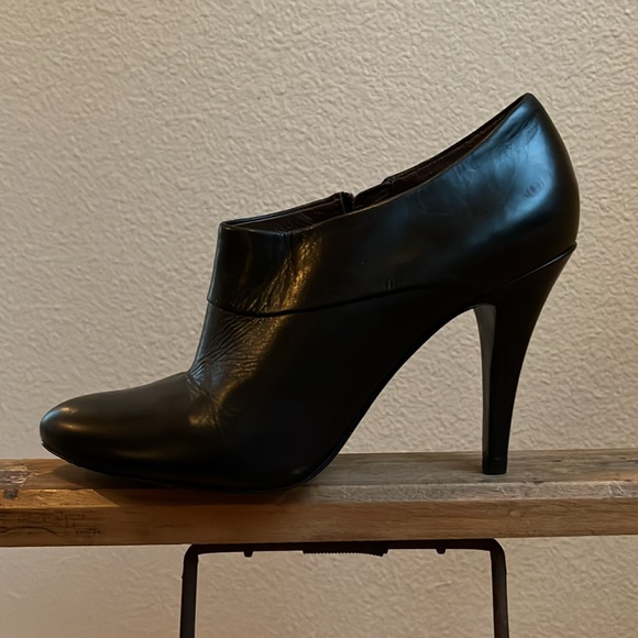 Aerin Pembroke Leather Booties size 6.5 - Picture 11 of 11